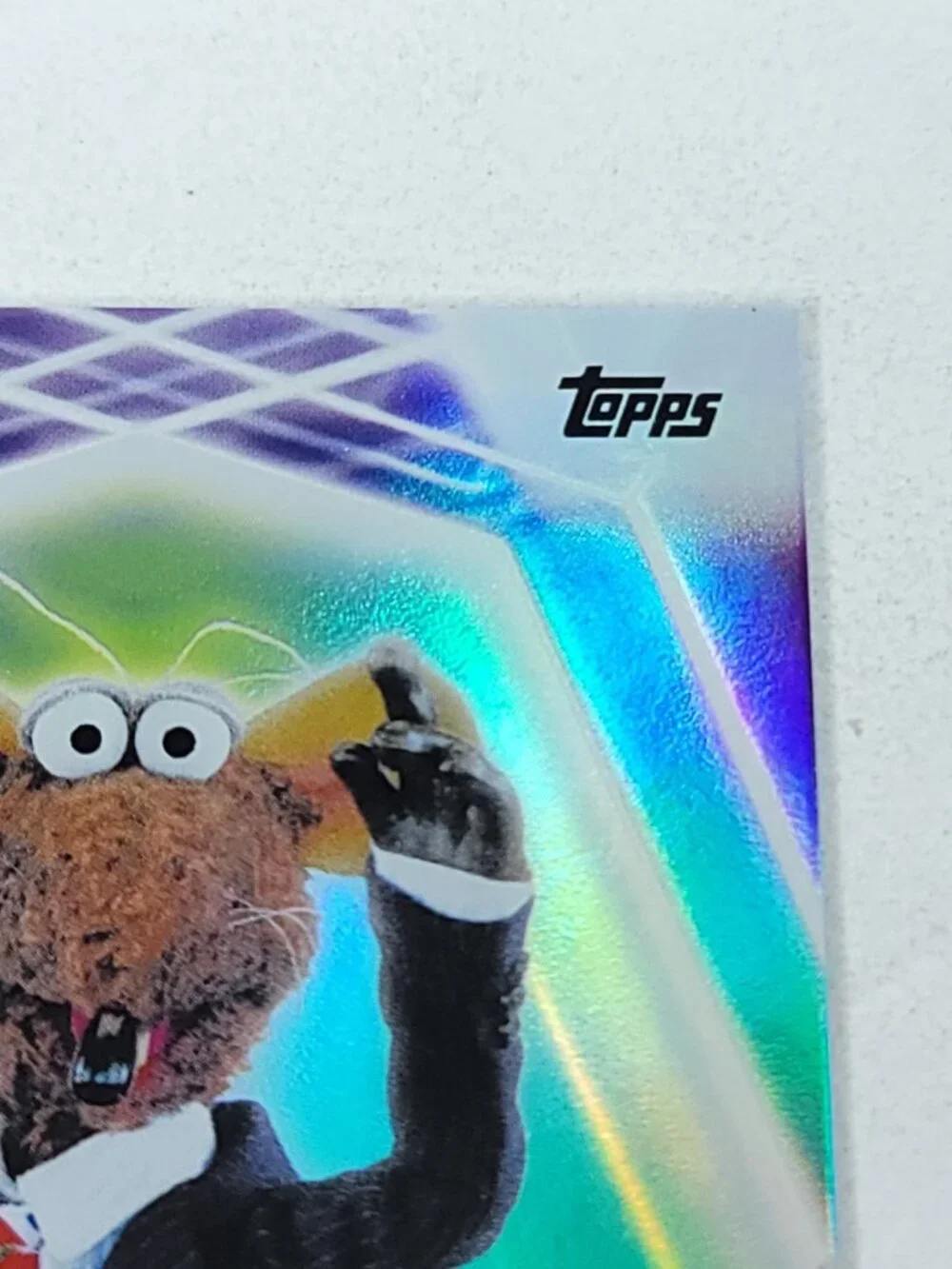 Rizzo Topps 2026 Disney Neon Holo Parallel Refractor Limited 70/99 - Picture 4 of 5